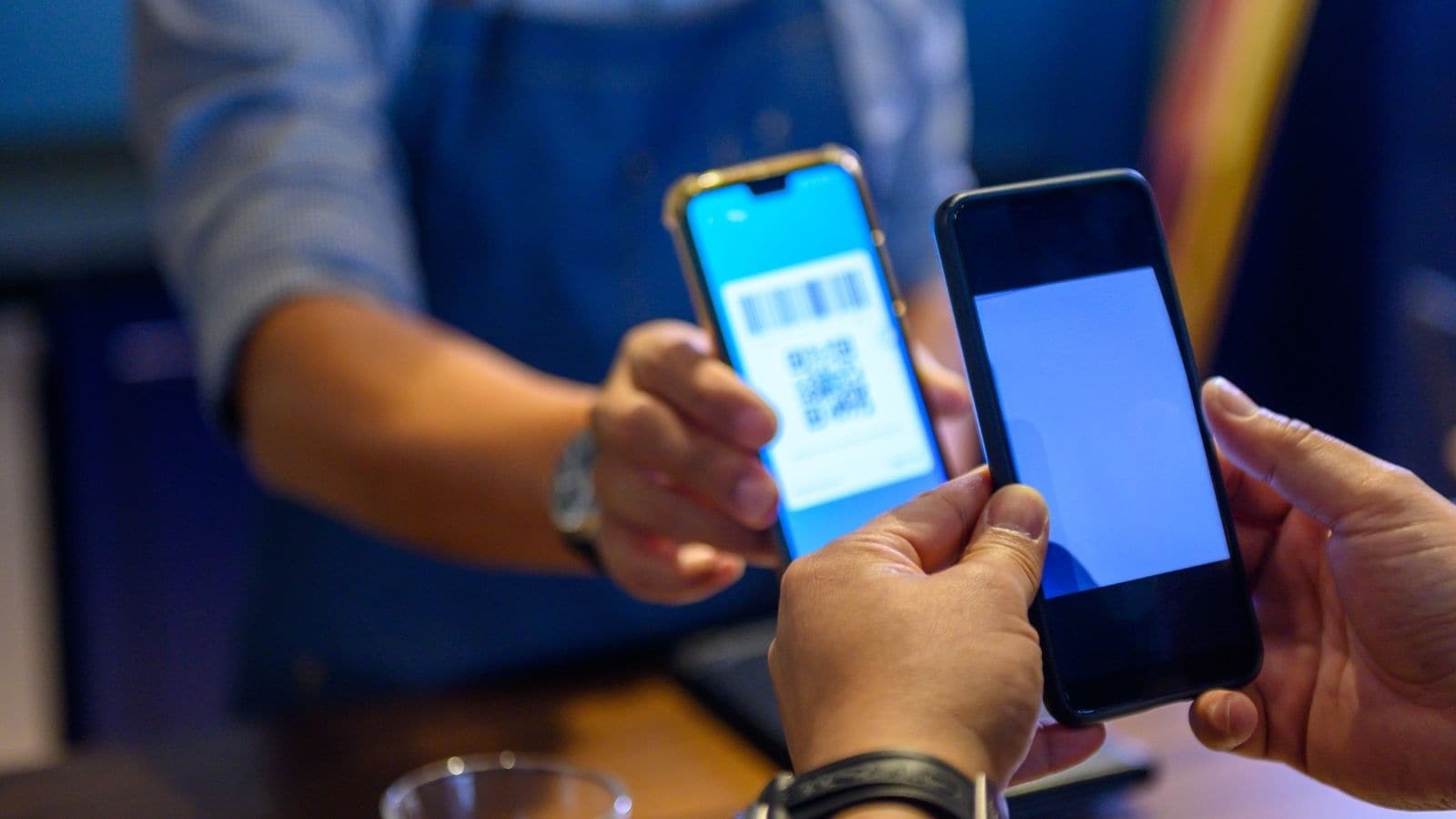 This European Nation Is The World’s First Cashless Country This European Nation Is The World’s First Cashless Country