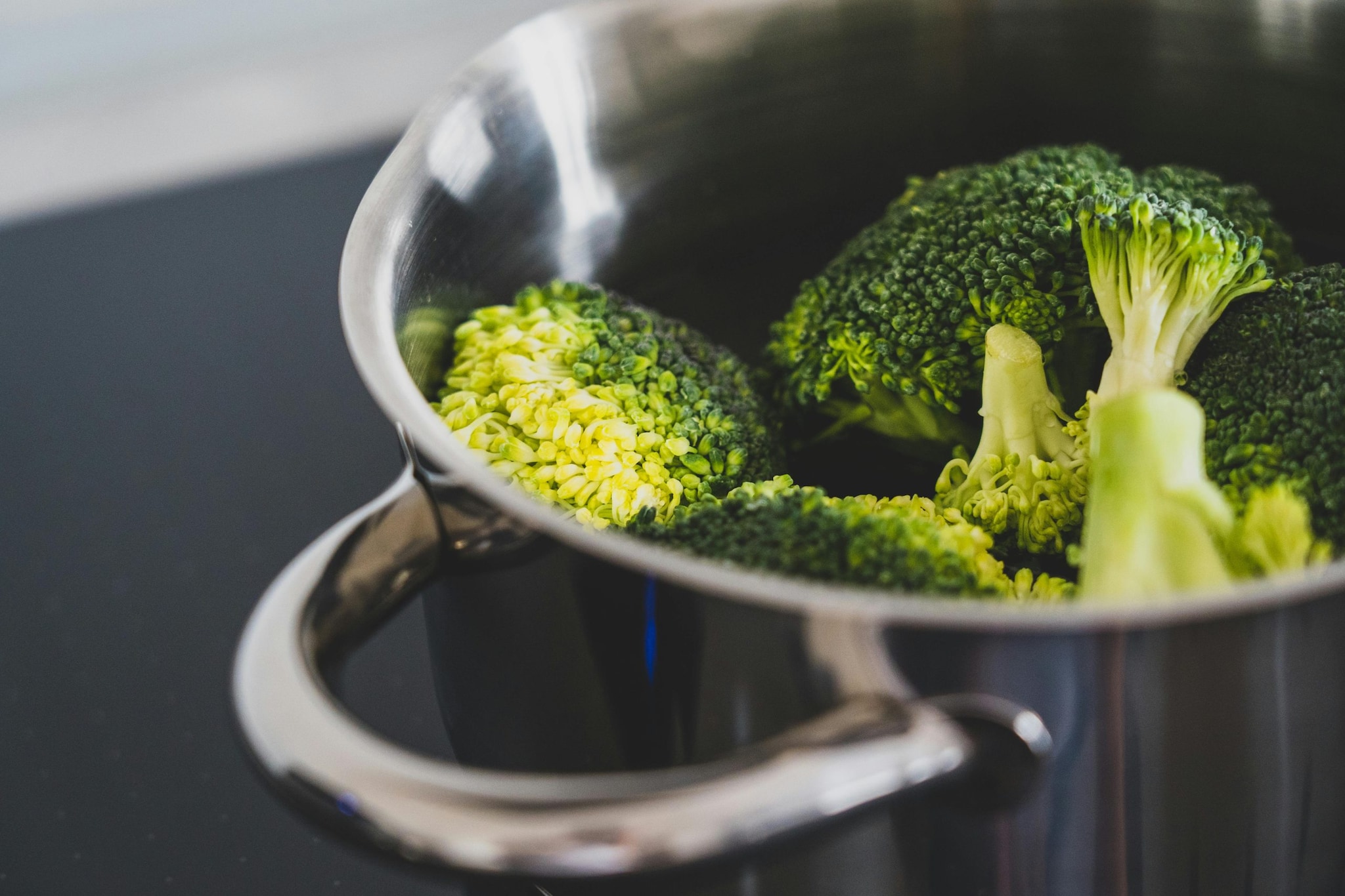 Protect Skin Health: Packed with vitamins A, C, and antioxidants, broccoli combats free radicals that cause premature aging. Its nutrients hydrate and repair skin, promoting a healthy, radiant glow even in harsh winter conditions.